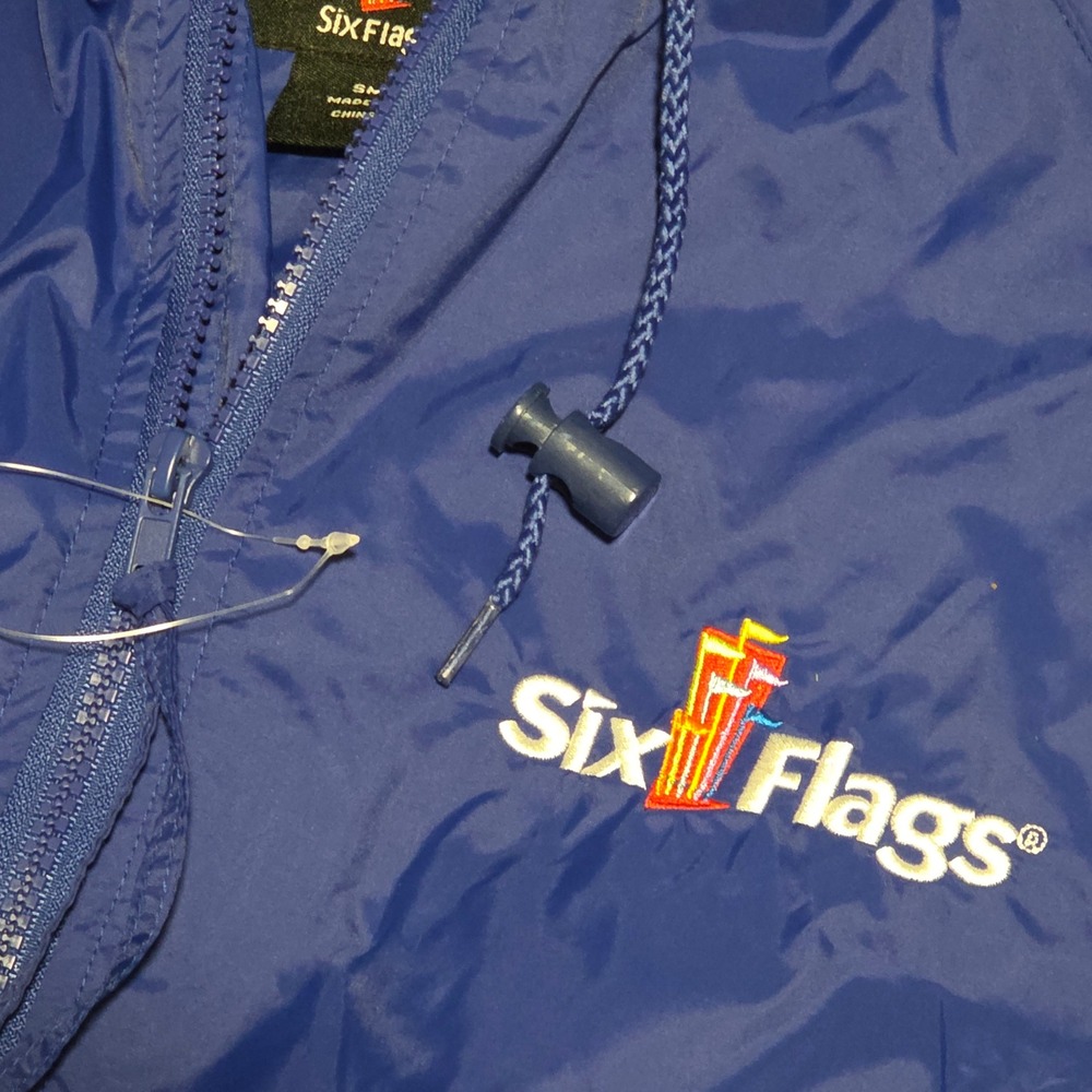 Vintage Six Flags Windbreaker Jacket Blue Size Small Embroidered Logo Hooded New - Picture 5 of 9